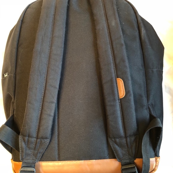 Herschel Supply Co. Pop Quiz Backpack (Black) - Picture 2 of 8